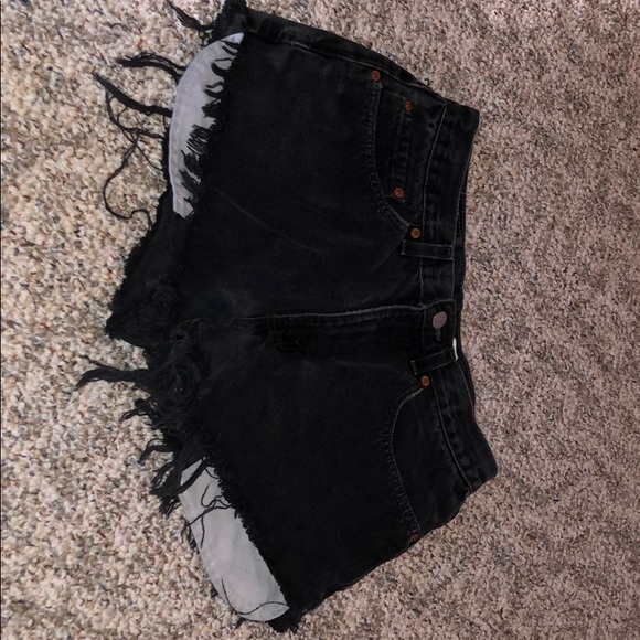 Urban Outfitters Levi’s Relaxed Fit Shorts - Picture 4 of 7